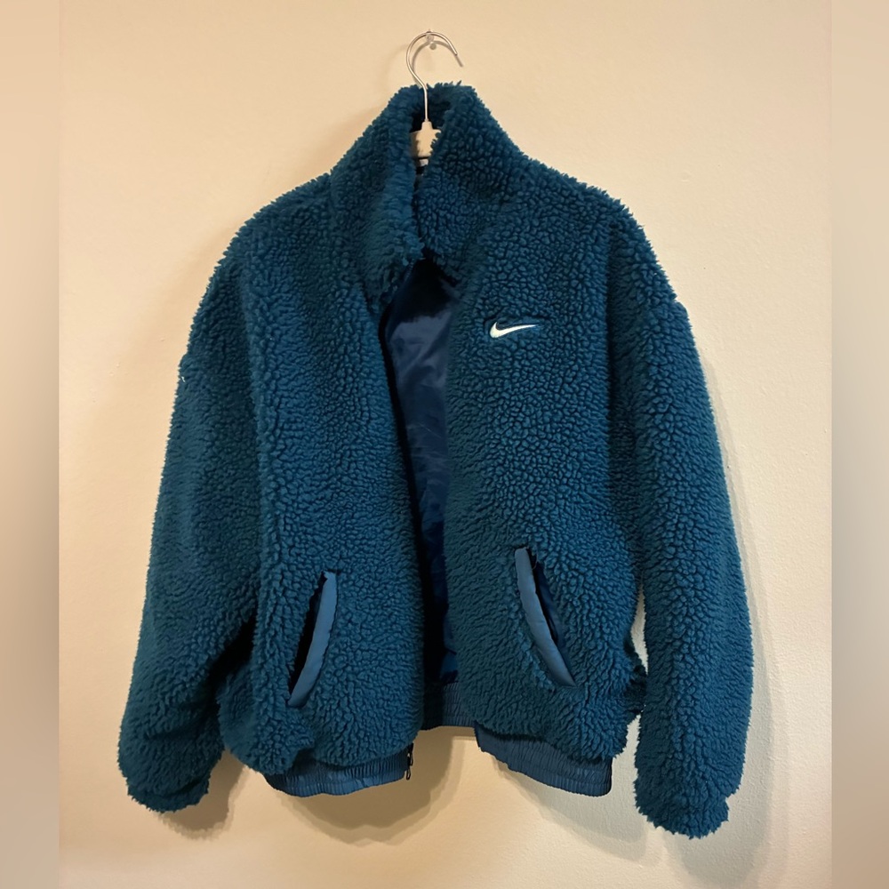 Nike Women's Blue Sportswear Swoosh Plush Jacket